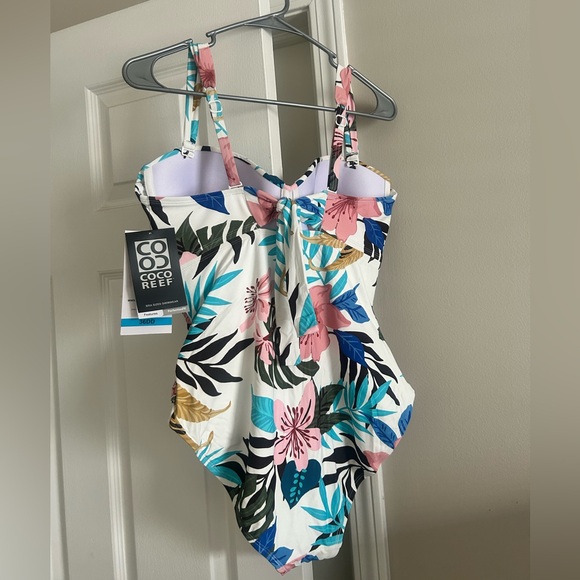 Coco Reef swimsuit - Picture 4 of 11
